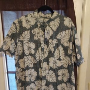 Men's Hawaiian shirt.
